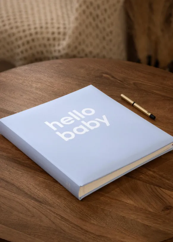 Babyalbum Hello Baby Blå - 29x32 cm (60 vita sidor / 30 blad)