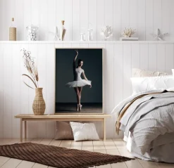 Dancer posing Poster (21x29.7 cm (A4))