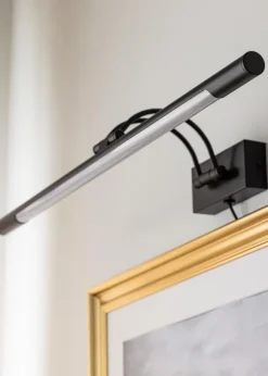 KAILA Lumos Tavelbelysning 68 cm - Svart
