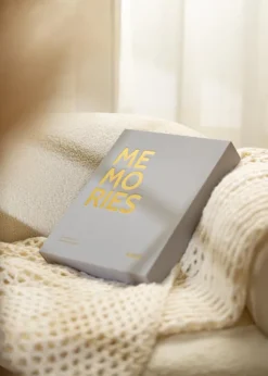 KAILA MEMORIES Grey - Coffee Table Photo Album (60 Svarta Sidor / 30 Blad)