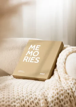KAILA MEMORIES Vanilla - Coffee Table Photo Album (60 Svarta Sidor / 30 Blad)