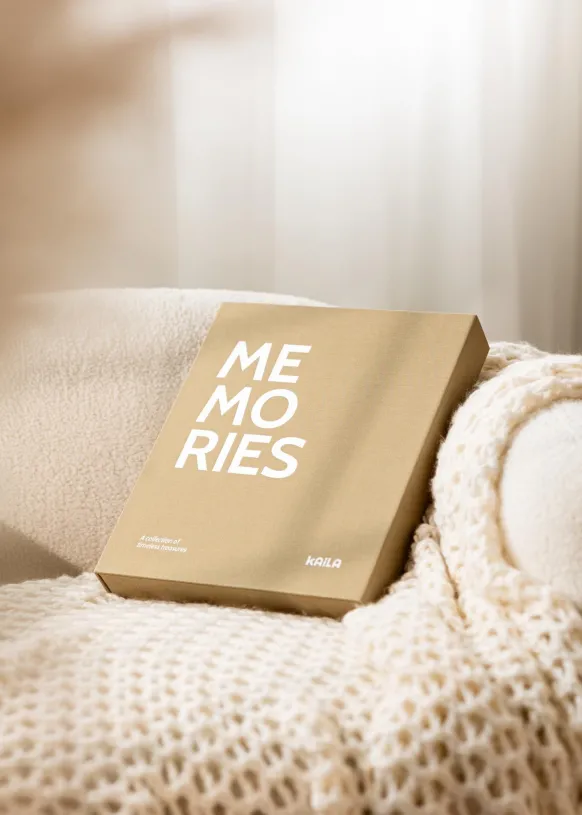 KAILA MEMORIES Vanilla - Coffee Table Photo Album (60 Svarta Sidor / 30 Blad)