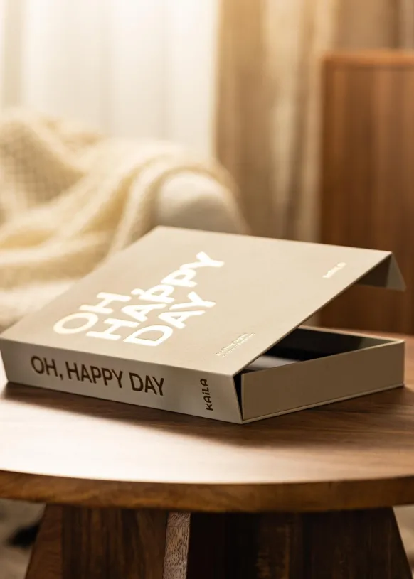 KAILA OH HAPPY DAY Creme - Coffee Table Photo Album (60 Svarta Sidor)