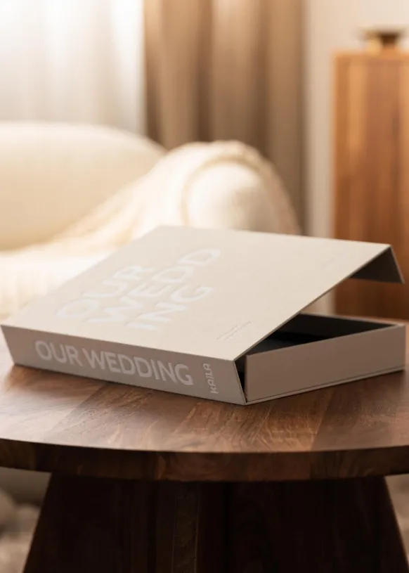 KAILA OUR WEDDING Creme - Coffee Table Photo Album (60 Svarta Sidor / 30 Blad)
