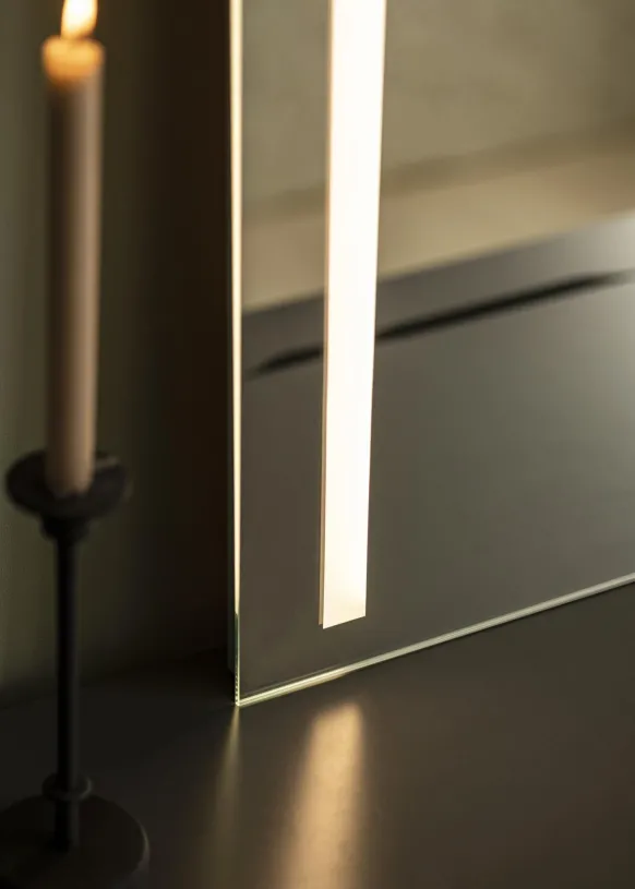 KAILA Spegel Stripes LED 91x109 cm