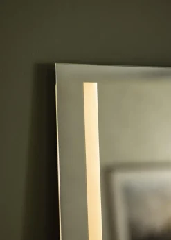 KAILA Spegel Stripes LED 91x109 cm