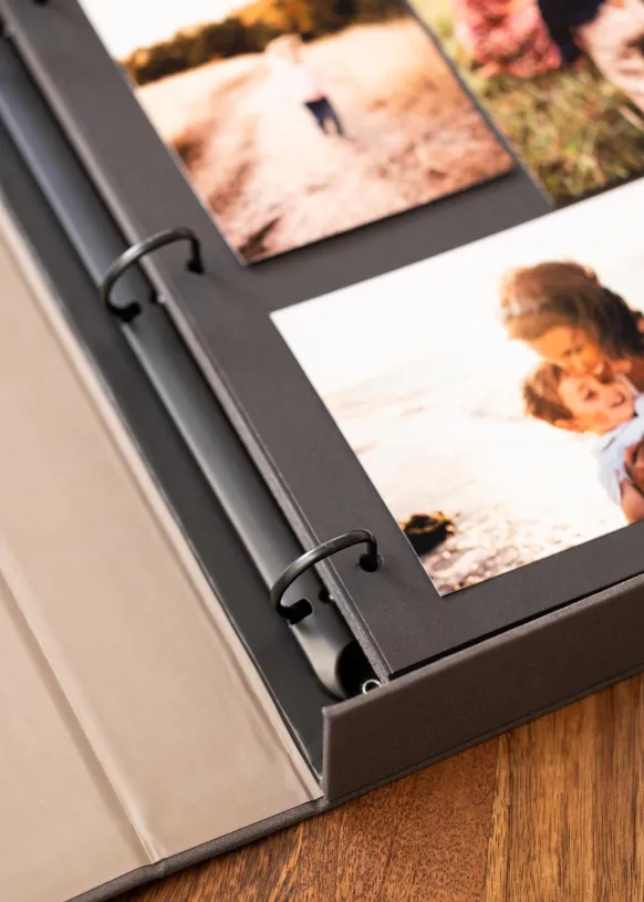 KAILA THE STORY OF US Black - Coffee Table Photo Album (60 Svarta Sidor)