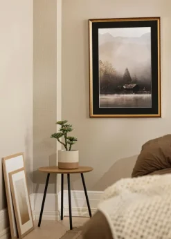 Ram Abisko Guld 50x70 cm - Passepartout Svart 42x59,4 cm (A2)