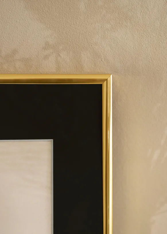 Ram Visby Blank Guld 70x100 cm - Passepartout Svart 62x85 cm
