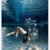 Swimming Inside Canvastavla (30x40 cm)