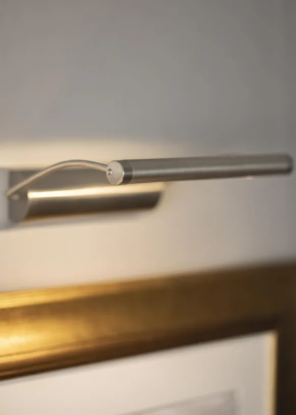 Tommy batteridriven LED 21 cm tavelbelysning - Silver