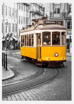 Yellow Tram In The City Canvastavla (30x40 cm)